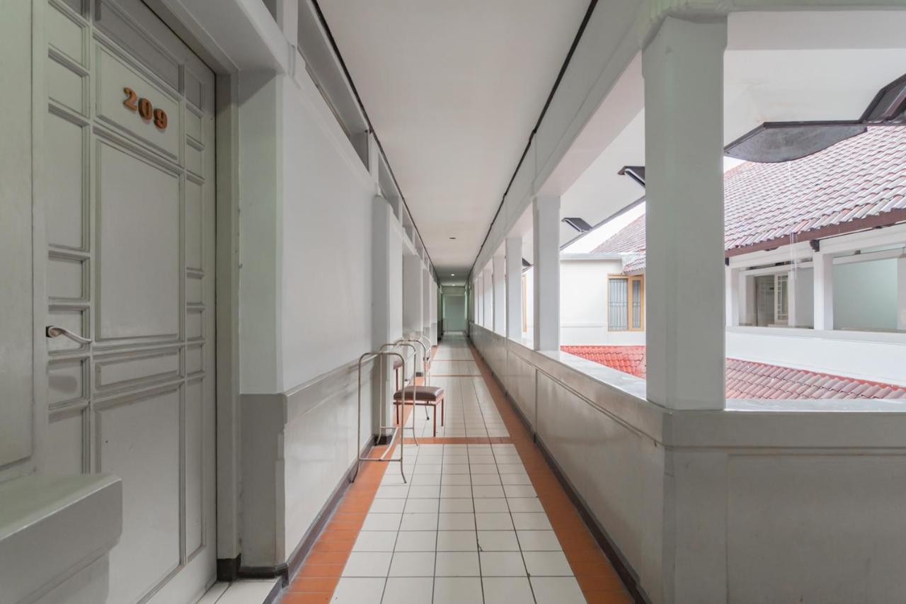 Koolkost Near Bandung Station Hotel Kültér fotó